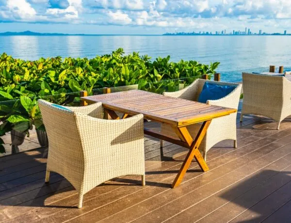 Beach dining experience